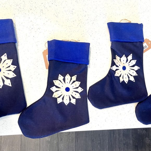 Blue Winter/Christmas Throw, 5 Stockings & 2 Door Hanger Set